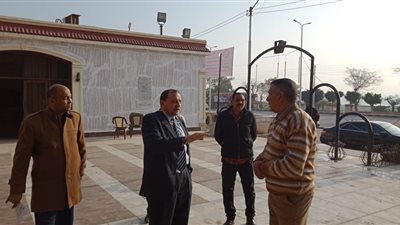 رئيس جامعة بني سويف يتفقد أعمال تطوير مركز المؤتمرات