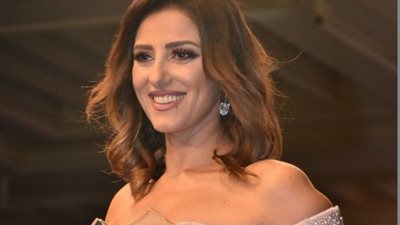 صور| حنان مطاوع تهنئ سامح حسين .. لهذا السبب؟ 