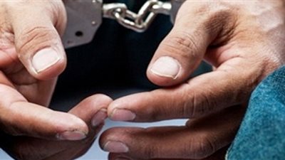 ضبط شخصين إثر تجارتهما في الأقراص المخدرة والحشيش في الخصوص