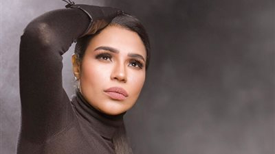 صورة| أمينة تغازل زوجها في الفلانتين: قرة عيني