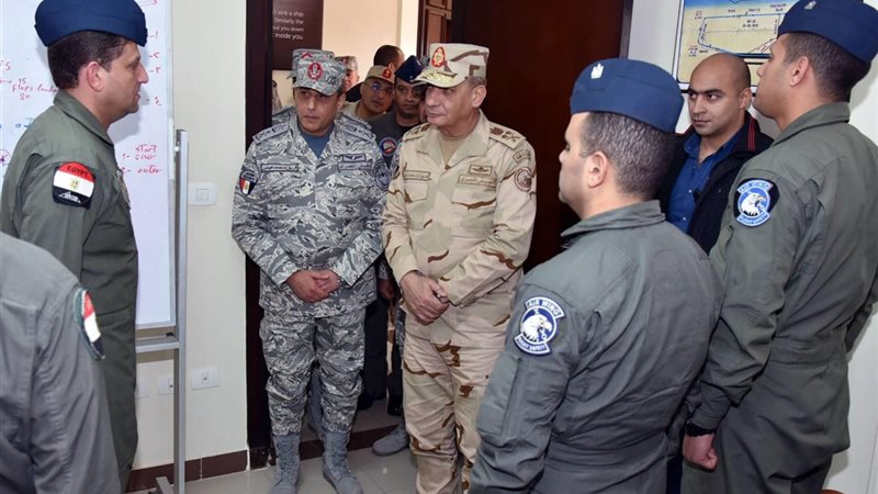 وزير الدفاع 