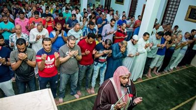فيديو| عفاسي مصر.. معلم رياضيات وقدوته «المنشاوي والحصري»
