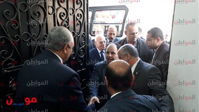 فيديو| وزير المالية يتفقد مجمع المنطقة الحرة.. وهذه شكاوى الأهالي