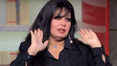 حكاية صورة | فيفي عبده بفستان شبه عاري !