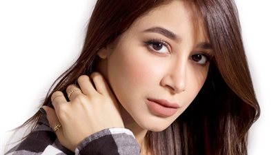 أسيل عمران وتامر حسني.. ما لا تعرفه عن بطلة 