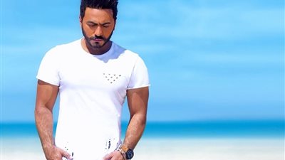 صور| الإسكندرية تتوج كليب تامر حسني الجديد ناسيني ليه