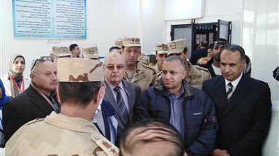 «الحشاش» يشارك في قافلة مكافحة أمراض العيون ببشاير الخير 1