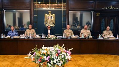 الرئيس السيسي يعقد اجتماعا مع المجلس الأعلى للقوات المسلحة