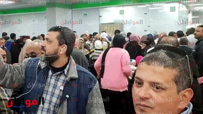 ازدحام بمكاتب البريد لتسديد رسوم استلام تابلت الثانوية العامة بالاسماعيلية