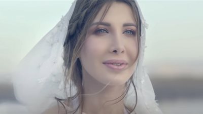 بصورة على انستجرام .. نانسي عجرم ترضع طفلتها
