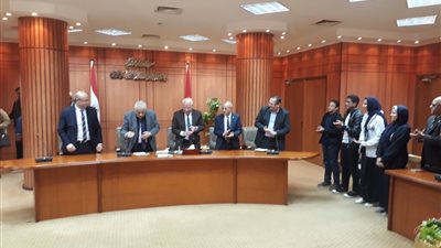 فيديو| وزير التعليم يتحدث لطلابه ويقف تقديرا لمجهودهم