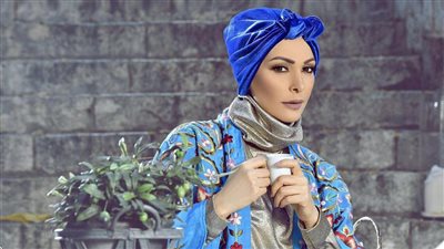 أمل حجازي .. وقعت في حب غير مسلم وارتدت الحجاب