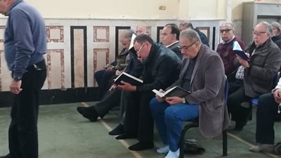 صور.. محمود الخطيب والعامري أول الحاضرين جنازة خالد توحيد