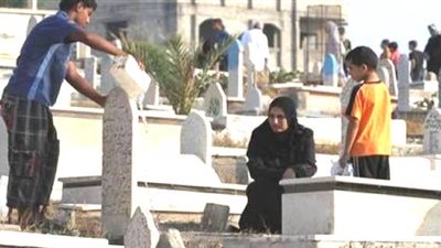 أستاذ بالأزهر يفجر مفاجأة عن زيارة القبور