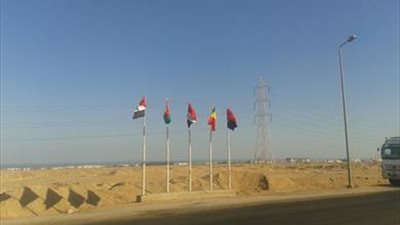 صور| أعلام الدول المشاركة فى القمة العربية الأوروبية ترفرف فى «شرم الشيخ»