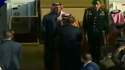 الرئيس السيسي يستقبل الملك سلمان قبل القمة العربية الأوروبية 