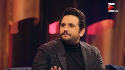 فيديو | مصطفي خاطر في سهرانين: أنا أول ما شفت روان قلت دي مراتي