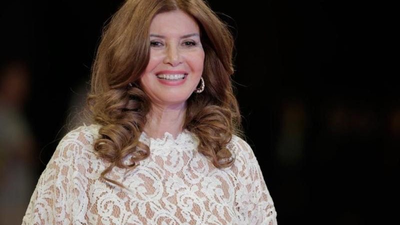 الفنانة ميرفت أمين