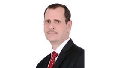 أستاذ طب وجراحة الفك للأمهات: احذري عادات تدمر أسنان طفلك 