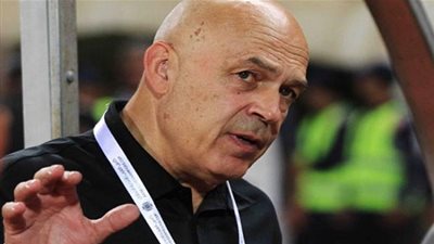 جروس يطمئن على مدافع الزمالك قبل مواجهة الكأس