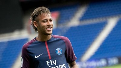 والد نيمار يحسم حقيقة إنتقاله لريال مدريد ويعلق على خلافات كافاني