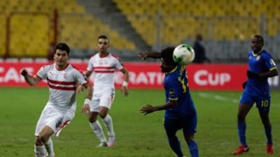 بالفيديو.. جماهير الزمالك تهاجم لاعبي الفريق في برج العرب
