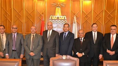 «عقول عظيمة» مبادرة لتدريب شباب الأطباء بجامعة الإسكندرية 