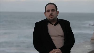«هوامش الحرب والحب» .. حكاية كاتب سوري في المنفى