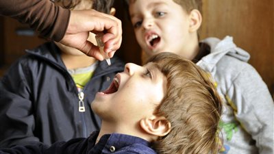 خلال ساعات ..انتهاء حملة تطعيم شلل الأطفال 