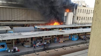 صور | توافد سيارات الإسعاف إلى محطة مصر وهذا موقع الحادث