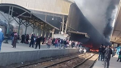 وزيرة الصحة تتفقد مصابي رصيف 6 في حريق محطة مصر