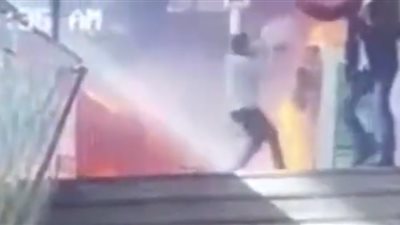فيديو| لحظة اشتعال النيران في محطة مصر 