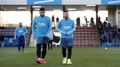 فيديو| طائرة برشلونة تتجه إلى مدريد لخوض الكلاسيكو