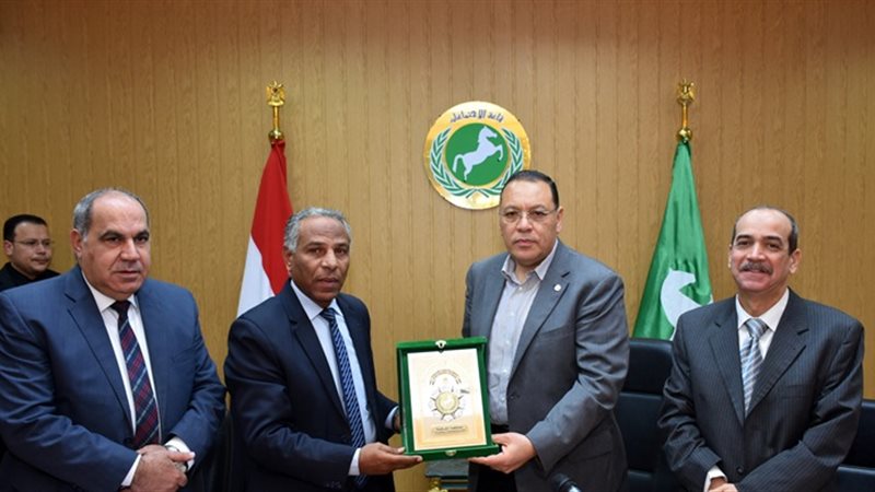 تكريم رئيس مدينة