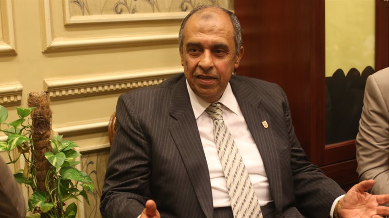 د. عز الدين أبوستيت،