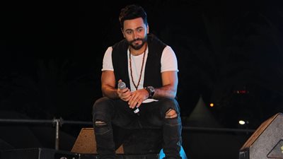 تامر حسني يحيي حفل تخرج طلاب آداب اسكندرية 