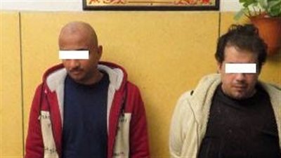 بحوزتهما 2  إسطوانة هيروين .. سقوط تاجري مخدرات بالجيزة