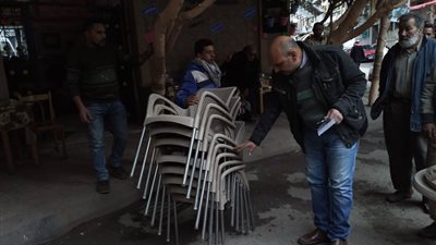 حملات مكبرة لإزالة الإشغالات بشوارع حي الجمرك وسط الإسكندرية