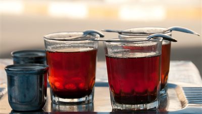  امسك إشاعة | الشاي ضار جدًا بالأسنان