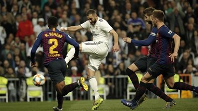فوزاً تاريخياً ينتظر برشلونة في الكلاسيكو