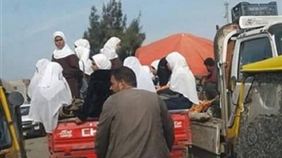 صور| مواطن يطالب بتوفير مواصلات بديلة لسيارات الربع نقل بكفر الشيخ