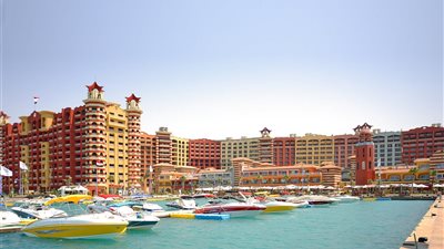 البورصة المصرية تكشف أسباب وقف التعامل على أسهم عامر جروب
