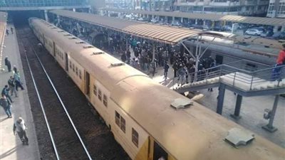 صور| خروج قطار محطة سيدي جابر عن القضبان بالإسكندرية 