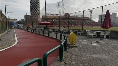صور|  حالة الطقس تجعل النادي الأهلي«فاضي» 