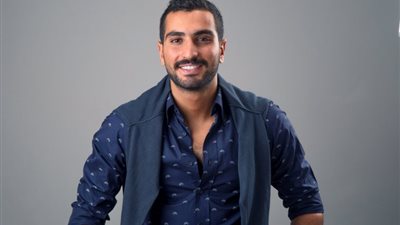 فيديو| كلمات أغنية عادى وبراحتك من ألبوم محمد الشرنوبي 