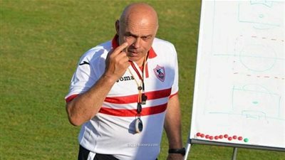 جروس يمنح لاعبي الزمالك أول التعليمات قبل موقعة جورماهيا بالكونفدرالية