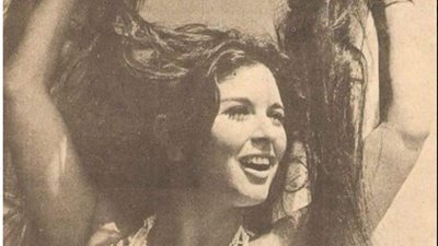 حكاية صورة| السندريلا بملابس مثيرة قديما