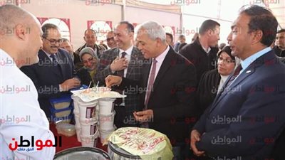 محافظ المنوفية يفتتح معرض التسوق الأول 