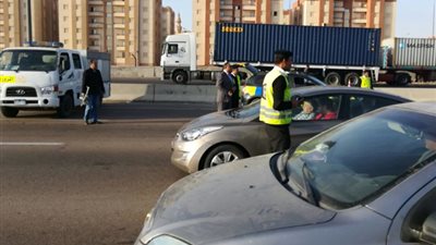 حملات مرورية على الطرق والمحاور الرئيسية لضبط المخالفات