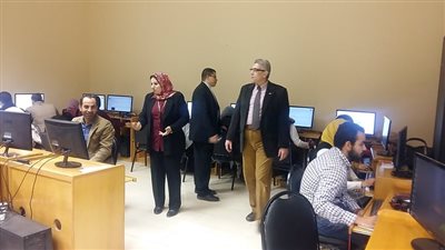 93 % نسبة حضور طلاب طب بنها في الامتحان الالكتروني الموحد